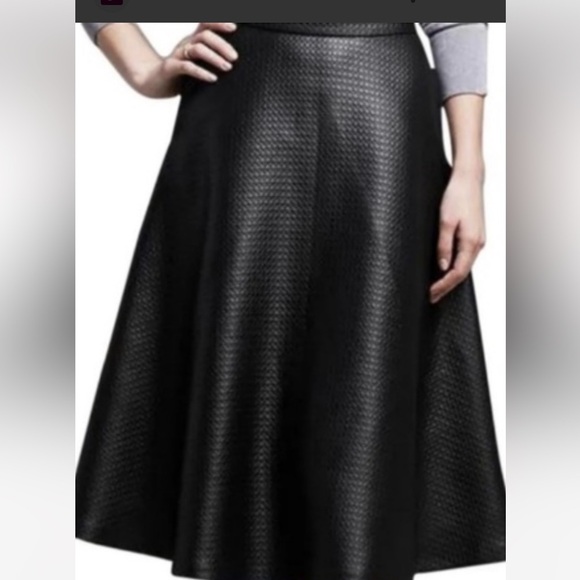 Elegant Black A-Line (Size 14) Fabric Enhanced A-Line Flared Skirt - Picture 11 of 11